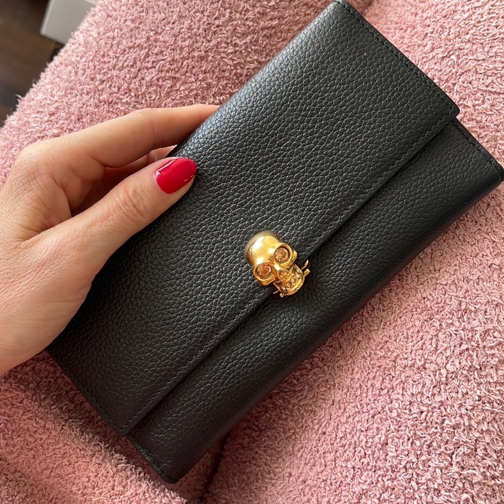 Aleksander McQueen black wallet with Gold scull